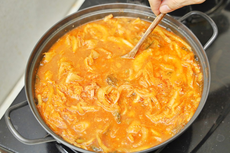 김치찌개 맛있게 끓이는법 묵은지 신김치 참치김치찌개 레시피