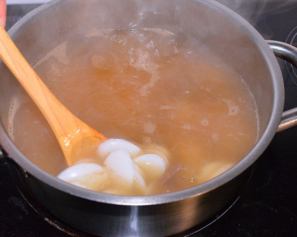 떡만두국 끓이는법 계란 소고기 만둣국 레시피 만두국 멸치육수 간단한 아침메뉴