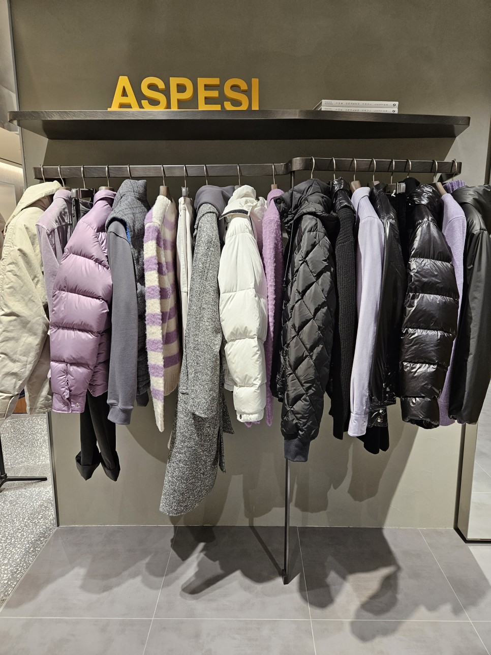 아스페시 ASPESI 롯데백화점 본점 매장 2023 FW 컬렉션 구경했어요, 올겨울 패딩 아우터 코디!