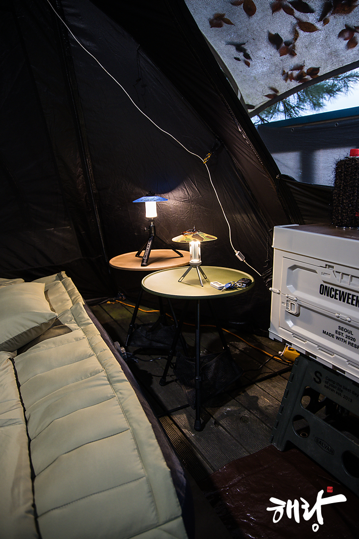 캠핑 사이드테이블 미니멀 캠핑용품 원형 캠핑테이블