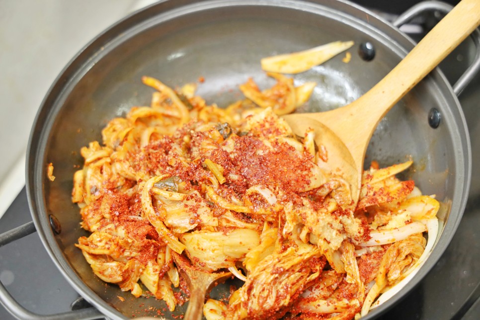 김치찌개 맛있게 끓이는법 묵은지 신김치 참치김치찌개 레시피