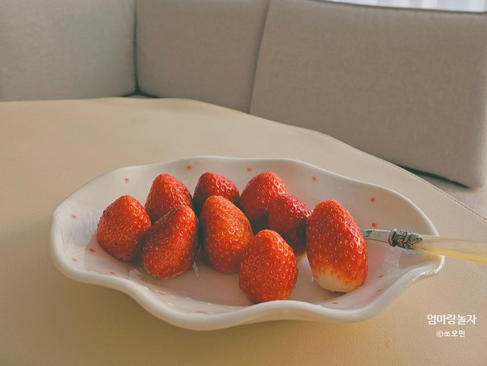 [육아소통] 겨울 제철 과일 딸기 사주세요?!