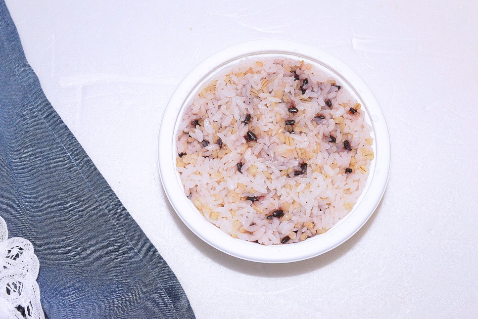 식감이 살아있는 햇반 잡곡밥으로 토핑 유부초밥 만들기 계란  스팸 유부초밥 간단 직장인 도시락 메뉴