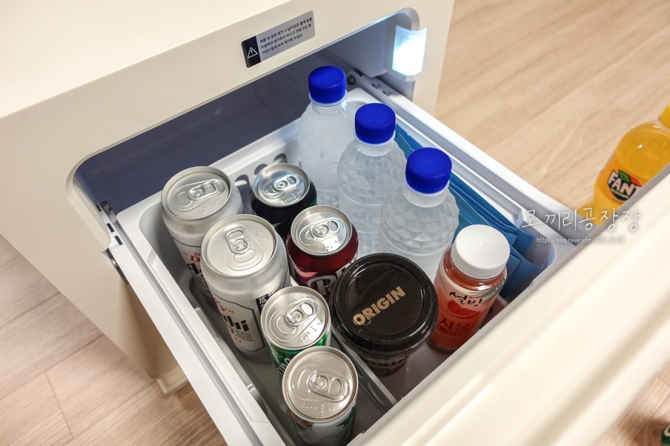 올리 소형 음료수 냉장고에 각종 음료 수납해보기! 얼마나 들어갈까?