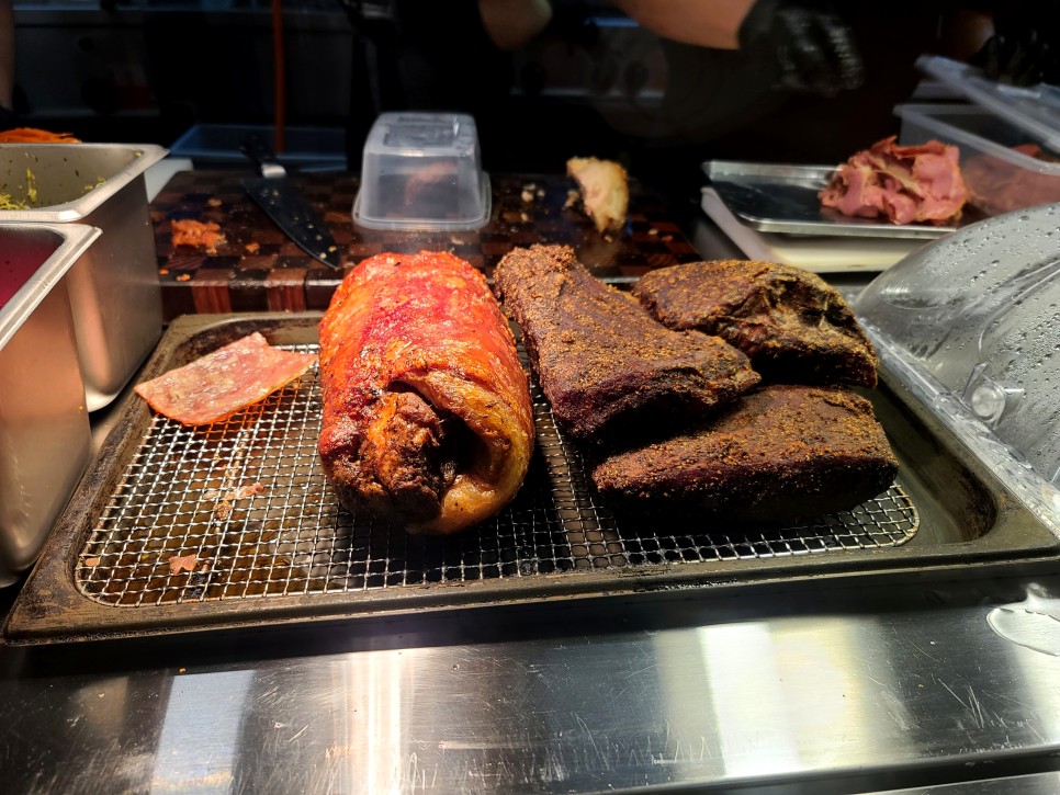 신논현역 맛집 샌드위치 위트앤미트 강남점  바질 루꼴라 잠봉뵈르, 파스트라미 퀸즈, 클램 차우더 스프