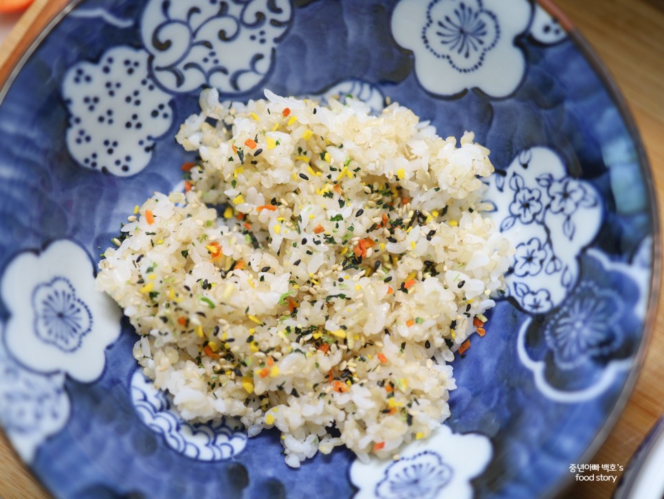 식감이 살아있는 햇반 잡곡밥 롤유부초밥 만들기 새로워진 햇반 잡곡밥 흑미밥 발아현미밥