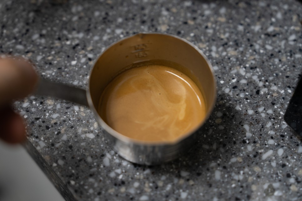 케냐AA 원두 커피세상 홀빈 - 사무실이 카페가 되는 마법, 고소하고 맛있는 원두의 풍미