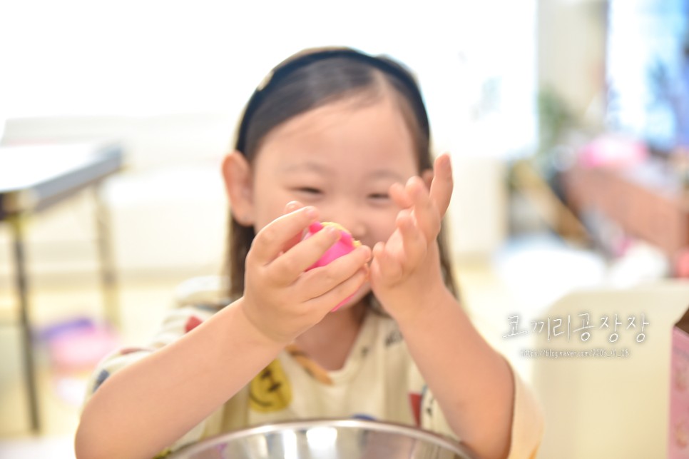 쿠키즈메이커리 오븐에 반죽을 넣으면 빵 인형이 갑툭튀! 5살 여아 장난감으로 강추