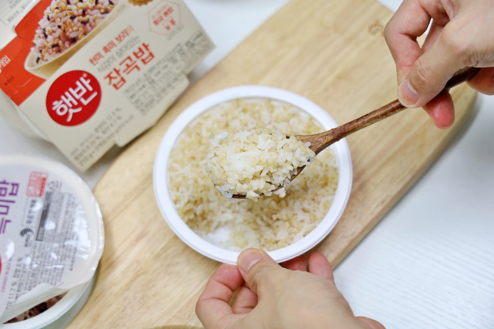 식감까지 좋은 햇반 잡곡밥으로 크래미 유부초밥 만들기 레시피