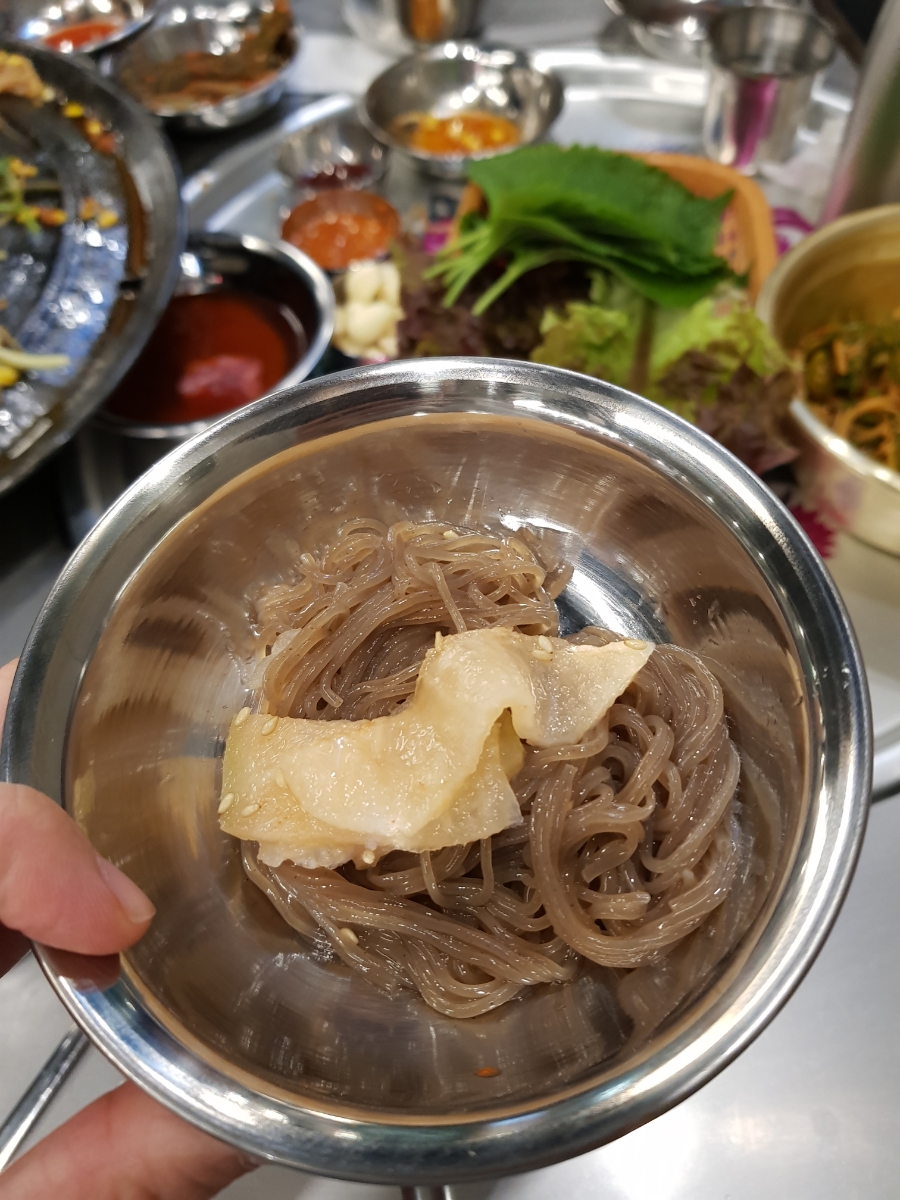 강남 신사동맛집: 솥뚜껑 삼겹살에 소주 한 잔 어때요? 목구멍 가로수길점