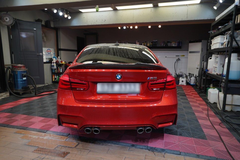 BMW M3 카본 루프 자동차 PPF필름은 필수입니다. 파노라마 썬루프 스킨말고 보호필름 사용해보세요.
