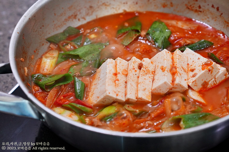 스팸 참치 김치찌개 맛있게 끓이는법 묵은지 스팸 김치찌개 레시피 간단 김치 참치찌개 묵은지 요리