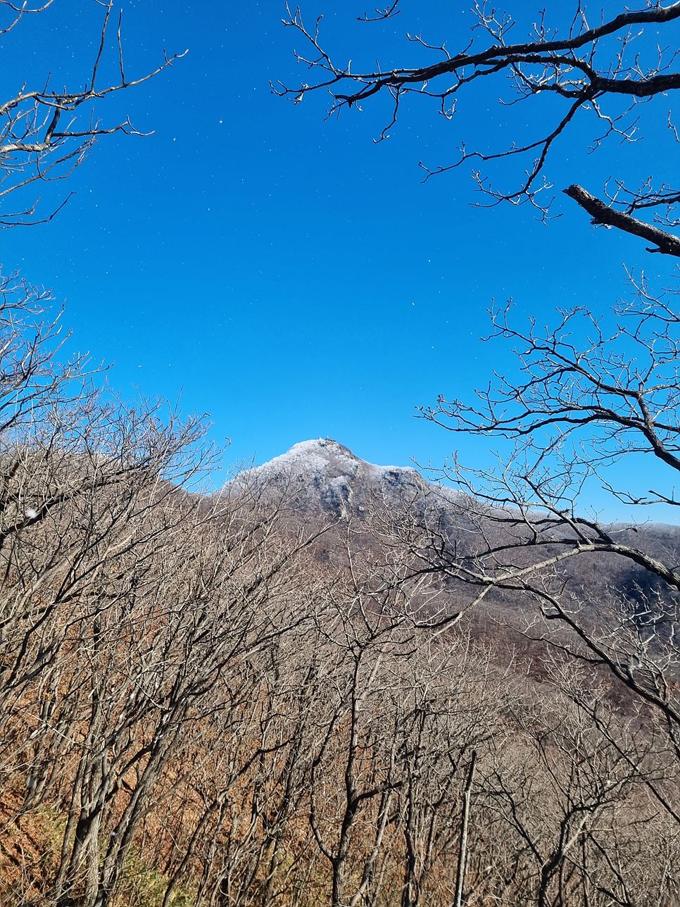 [치악산국립공원] 치악산, 올해 첫 서리꽃 풍경과 마주하며 아쉬움보다는 감사함을 채우다.