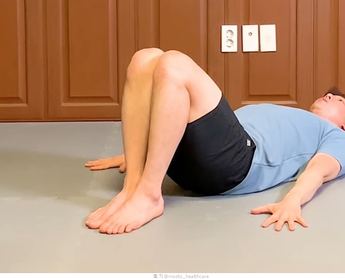 허리 통증 허리디스크운동 스트레칭 홈트레이닝