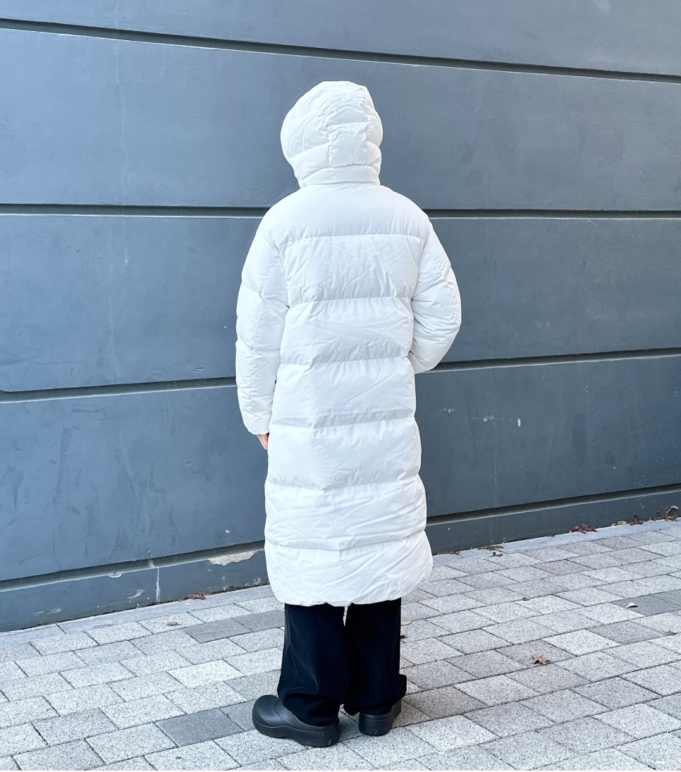 남자 롱패딩 MLB 패딩추천 남성 겨울옷 새하얀 모습