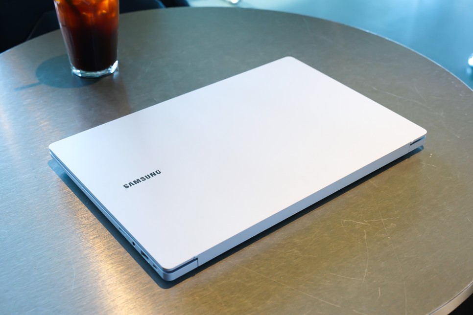 삼성 노트북 50만 원대 인강용 사무용으로 최고의 가성비 갤럭시북2 NT550XED-K24A