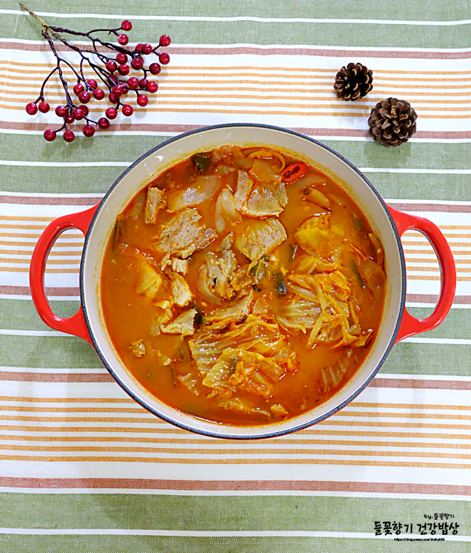 돼지고기 김치찜 레시피 목살 김치찜 만들기 묵은지 김치찜 요리