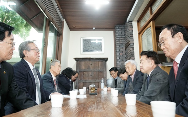 제주도, 노인돌봄종사자들 목소리에 귀 기울이며 소통 확대