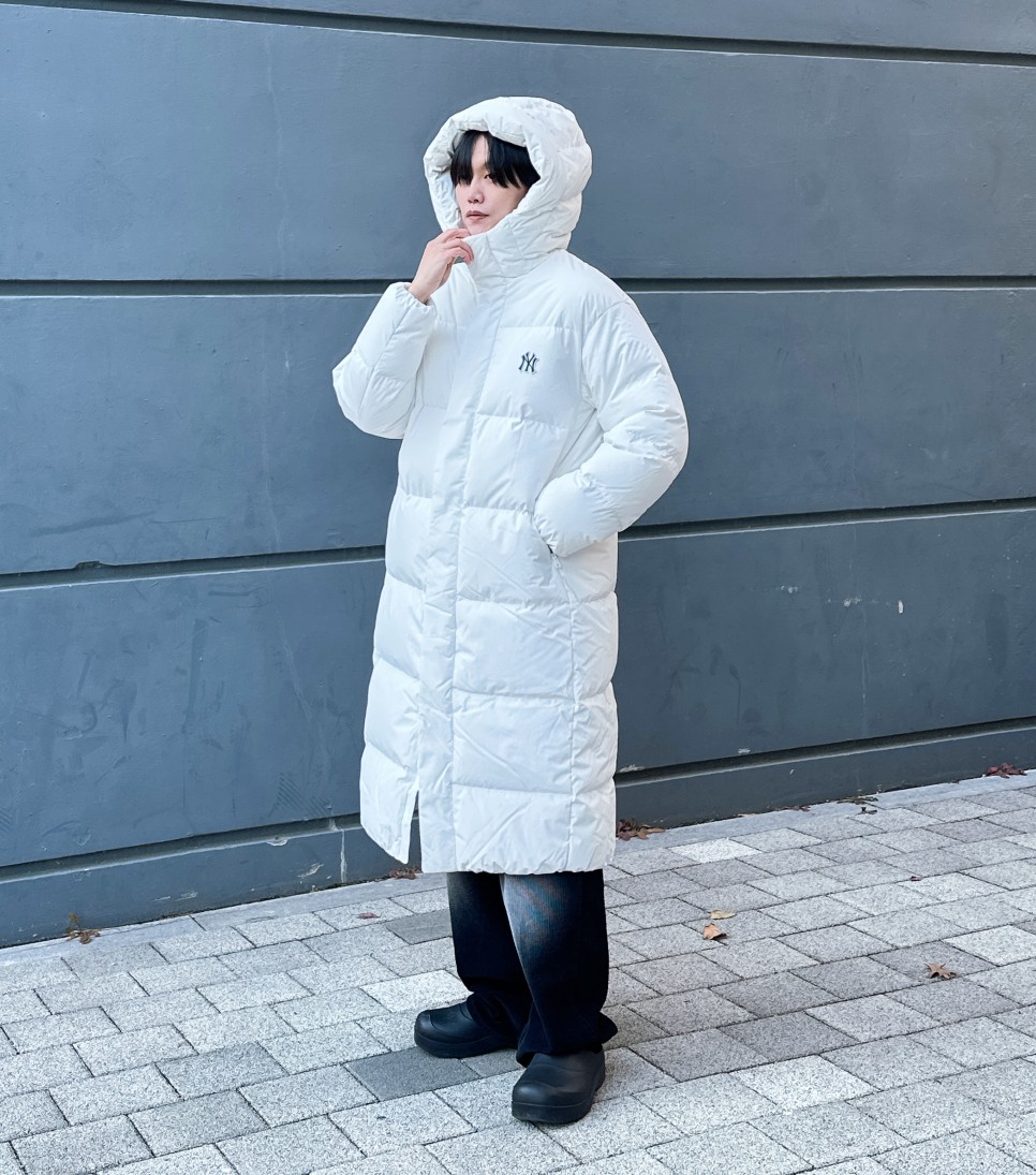 남자 롱패딩 MLB 패딩추천 남성 겨울옷 새하얀 모습