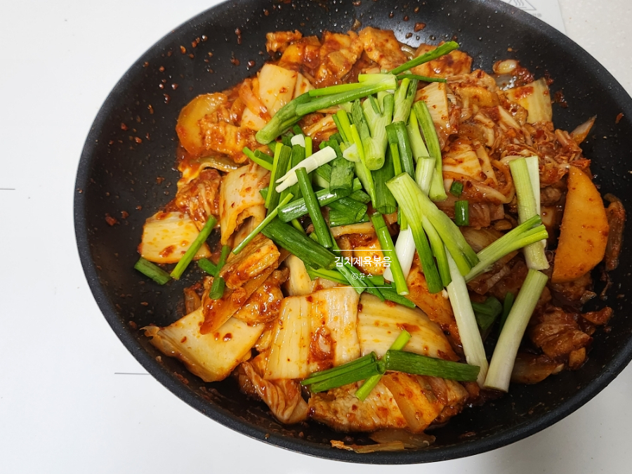 김치 제육볶음 레시피 두루치기 돼지고기 김치볶음 만드는법 삼겹살 제육볶음 양념