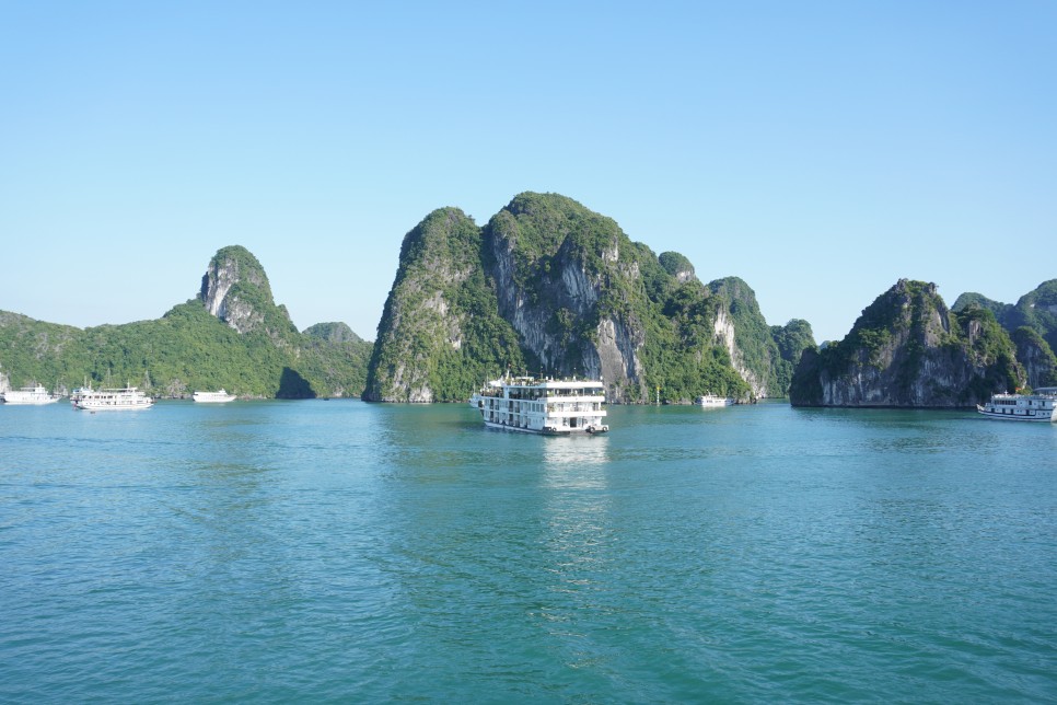 베트남 하롱베이 크루즈 여행 1박2일 헤르메스 투어 추천: 날씨, 동굴투어, 비치 수영