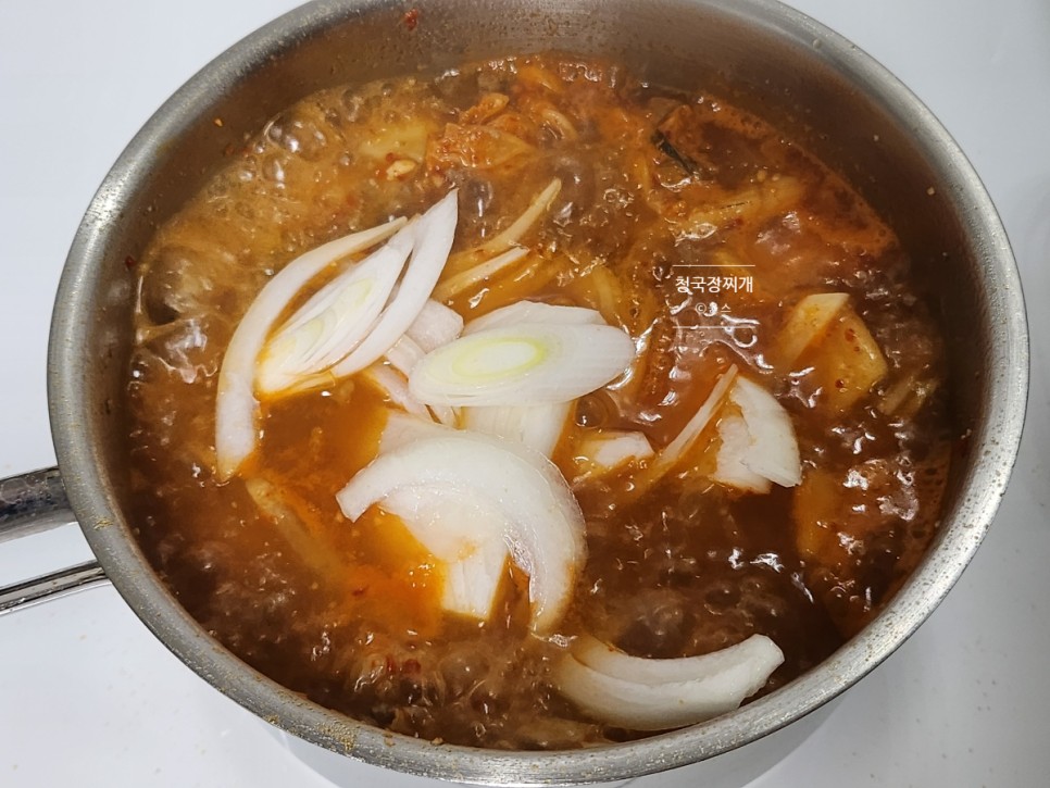 청국장 맛있게 끓이는법 두부 김치 청국장 레시피 소고기 청국장찌개 만들기