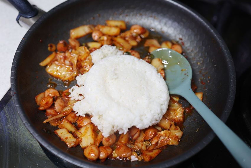 백종원 김치볶음밥 레시피 파기름 비엔나 소세지 김치볶음밥 만들기 신김치 요리