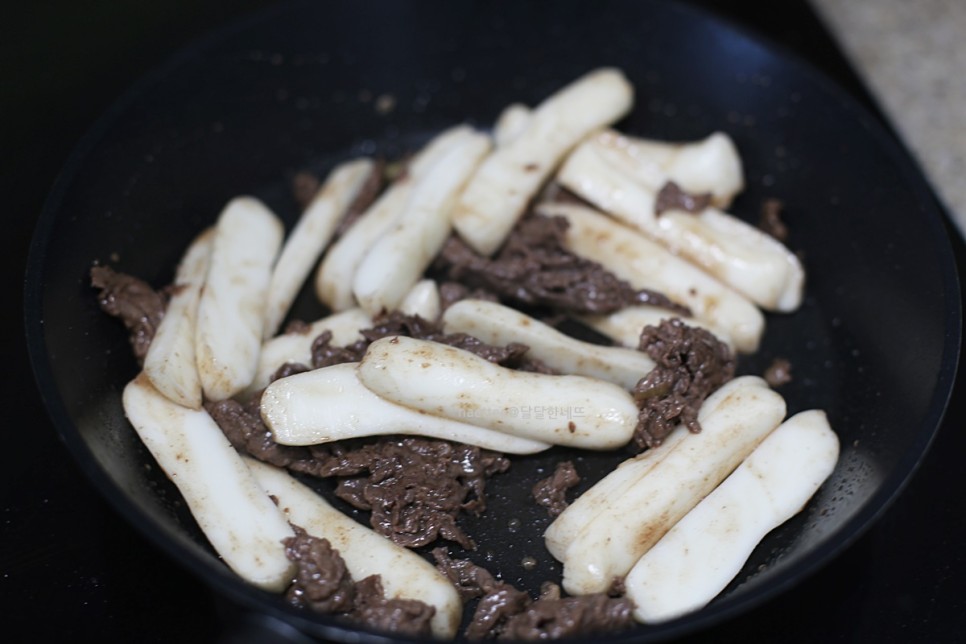 궁중떡볶이 만드는 법 안매운 간장 떡볶이 레시피 소불고기 요리