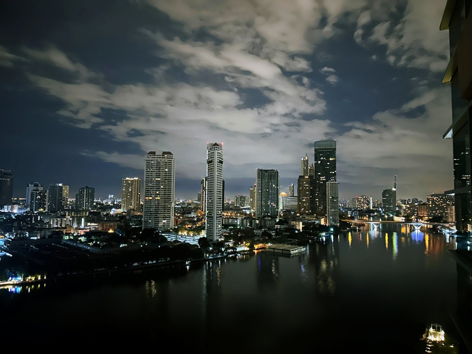 방콕 5성급 추천 차트리움 리버사이드 방콕 호텔 디럭스 리버뷰 킹룸 조식/셔틀보트 시간