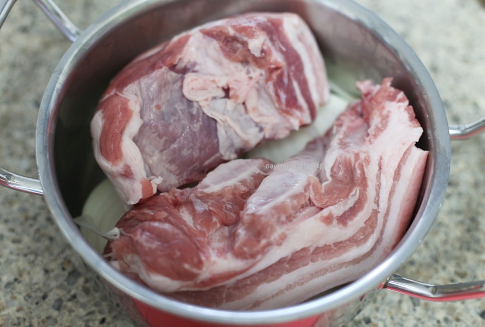 돼지고기 삼겹살 수육 맛있게 삶는법 무수분 수육 보쌈 삶는법