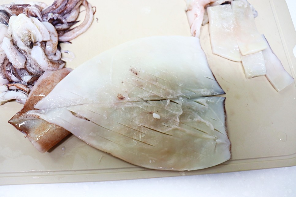 매운 오징어볶음 레시피 양념 냉동 오징어볶음 만드는법 오징어 요리 12월 제철 해산물
