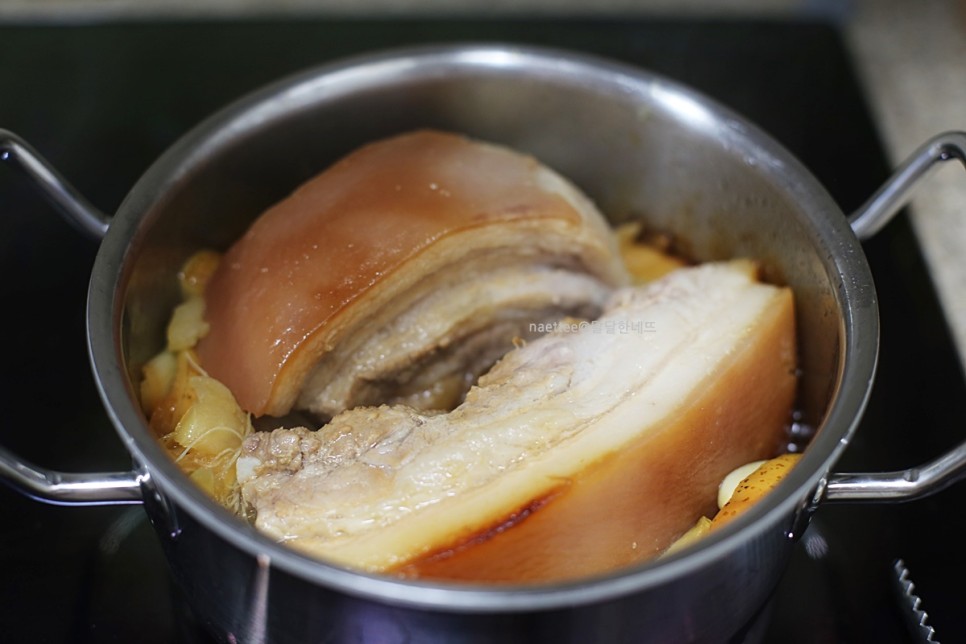 돼지고기 삼겹살 수육 맛있게 삶는법 무수분 수육 보쌈 삶는법