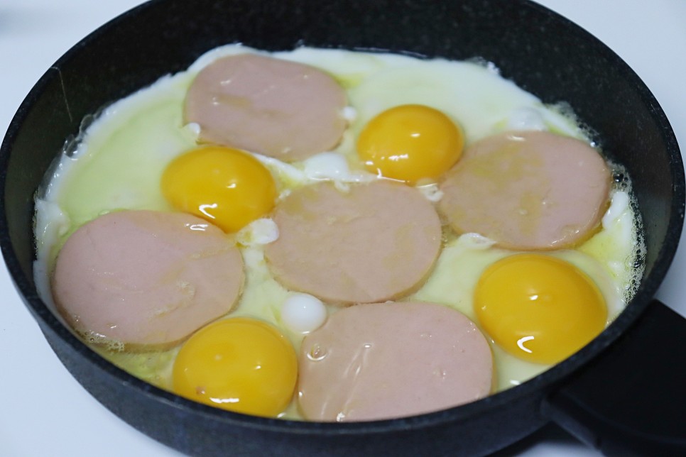 소세지 계란전 레시피 분홍소세지 요리 원팬요리 만들기 쉬운 반찬
