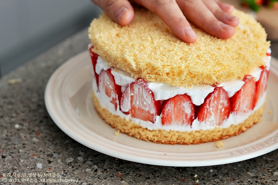 크리스마스 케이크 딸기 생크림 케이크 케익 만들기 딸기케이크 제누와즈 케이크 시트 만들기 요리