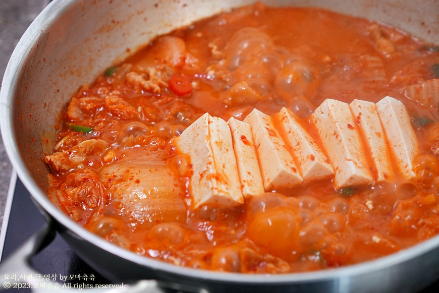 돼지고기 김치찌개 맛있게 끓이는법 신맛 없이 묵은지 삼겹살 김치찌개 레시피