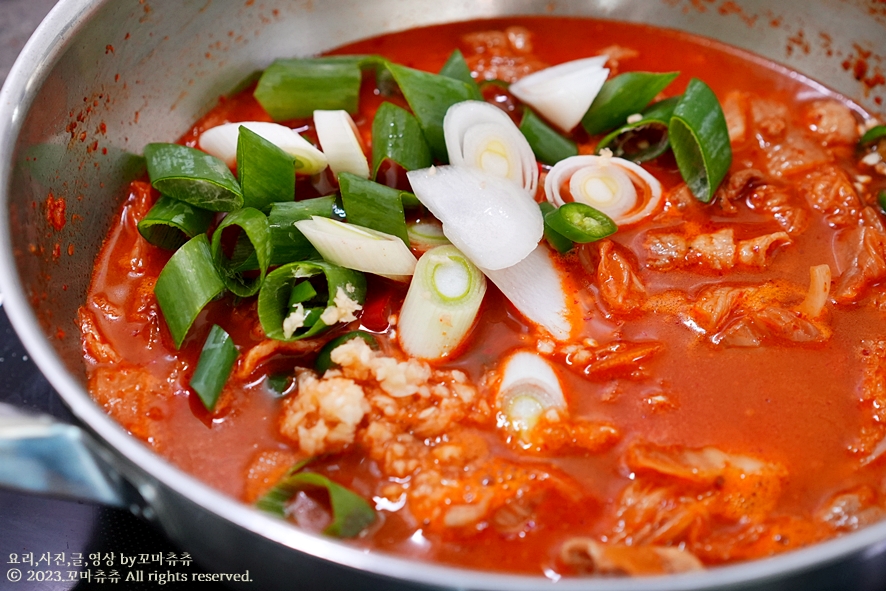 돼지고기 김치찌개 맛있게 끓이는법 신맛 없이 묵은지 삼겹살 김치찌개 레시피