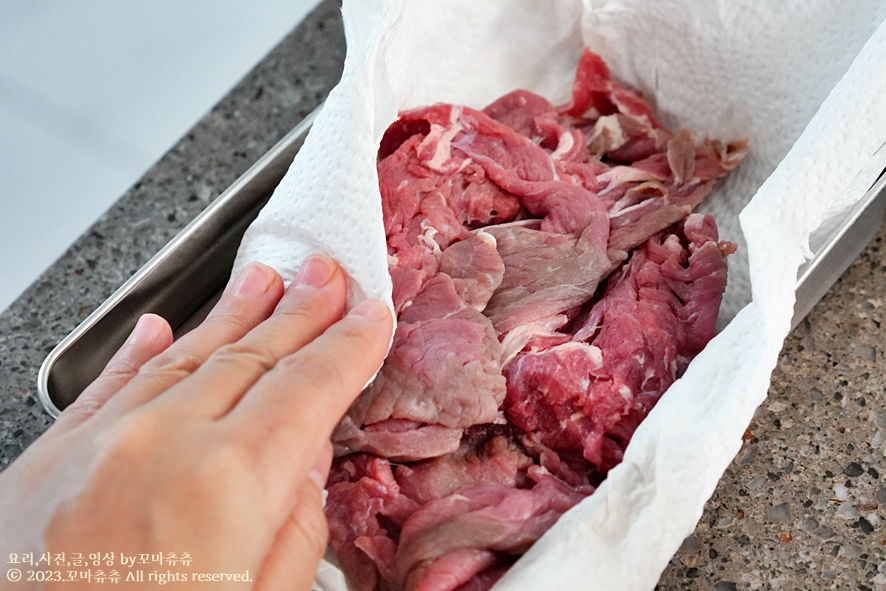 밀푀유나베 만들기 밀푀유나베 육수 간장 소스 고기 소고기 전골 요리 레시피 연말 홈파티 음식