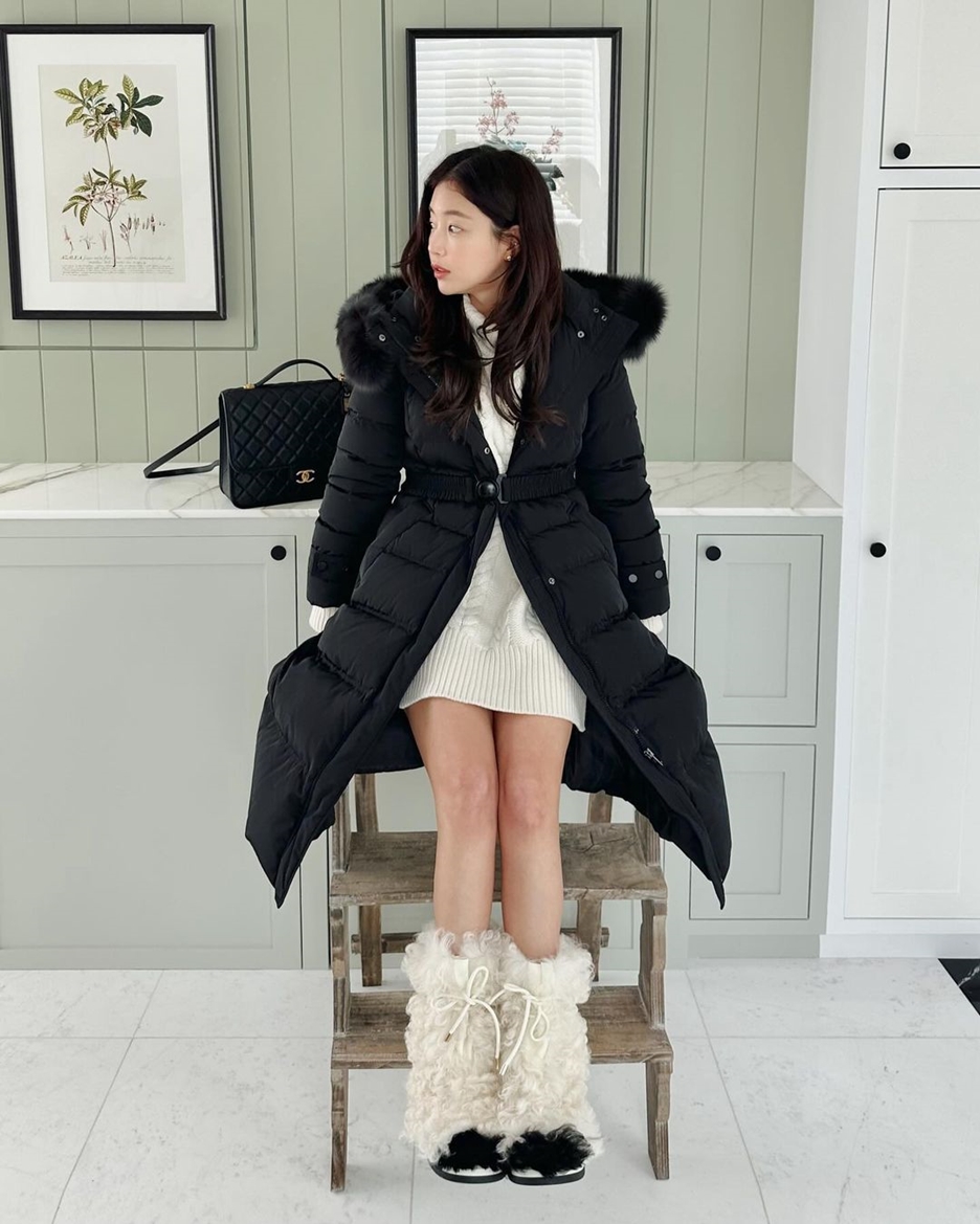 기은세 패션 기온별 겨울 옷차림 샤틴 SATIN 여자 구스다운 롱패딩