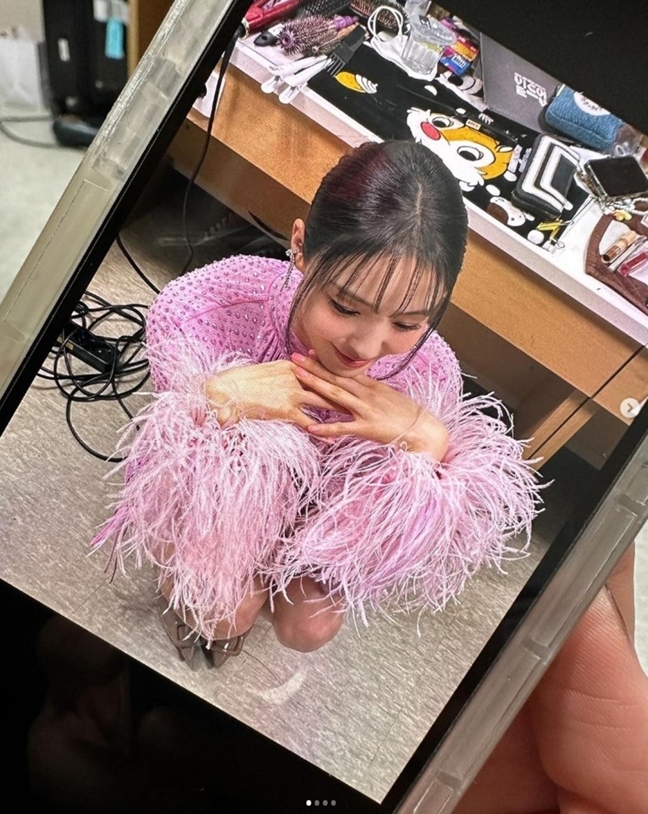 이다희 김나영 패션 옷 인스타그램 셀프포트레이트 원피스 핑크 미니 드레스