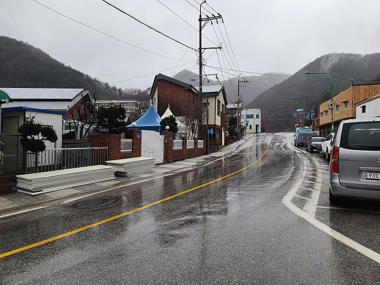 강원도 태백 여행 유명하지 않은 비 와야 폭포