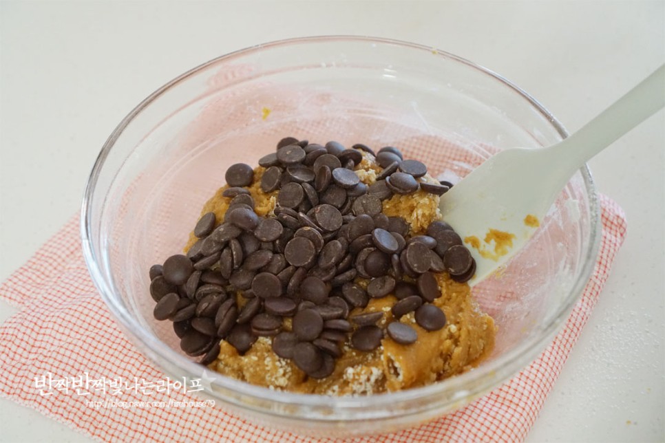 초코칩쿠키 레시피 초코칩 쿠키만들기 재료 쿠키 반죽 만드는법