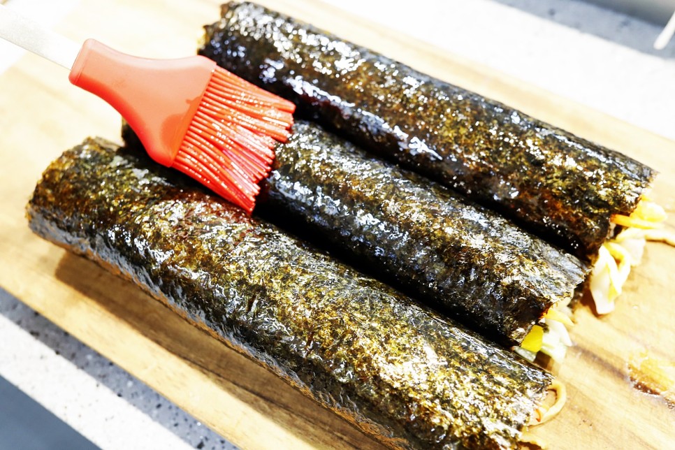 식감이 살아있는 햇반 잡곡밥으로 건강식 회오리 김밥 만들기