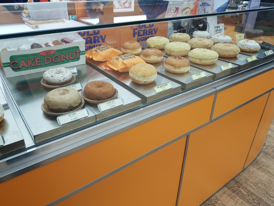 서울3대도넛: 올드페리도넛 가로수길점 - 버터 피스타치오 후기