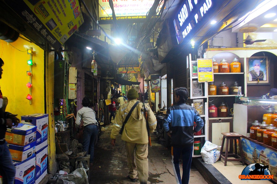 (인도 바라나시 / 달만디 도매시장 #2) 골목을 샅샅이 뒤져 보물을 찾아내자! 바라나시의 밤을 밝히는 골목시장. Dalmandi Wholesale Market