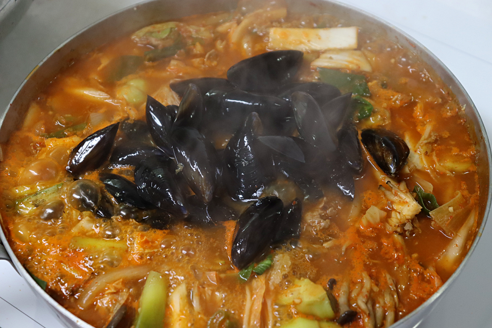 해물 짬뽕 만들기 불맛 고기짬뽕 재료 홍합 짬뽕 레시피 짬뽕국물 만들기 저녁메뉴 추천