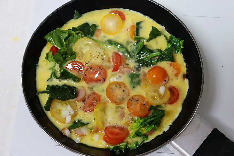 시금치 프리타타 만들기 에그 프리타타 레시피 계란 오믈렛 만들기 토마토 시금치요리 홈브런치 메뉴