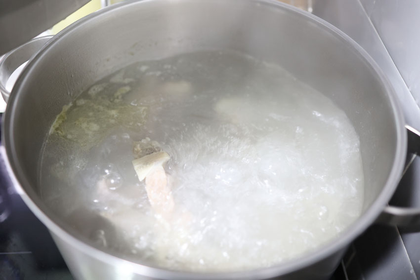한우 꼬리 곰탕 끓이는법 사골핏물빼기 소꼬리곰탕 한우꼬리반골 곰국 끓이기