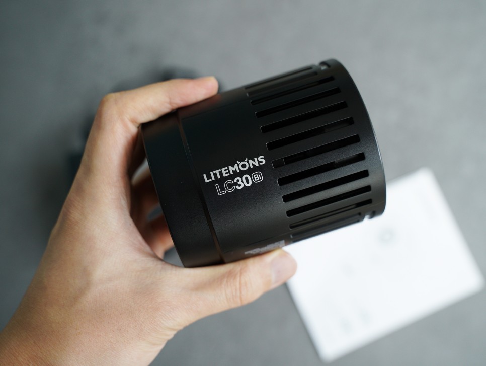 고독스 LC30Bi 색온도 미니 조명 제품 촬영, 1인 인터넷 방송 장비