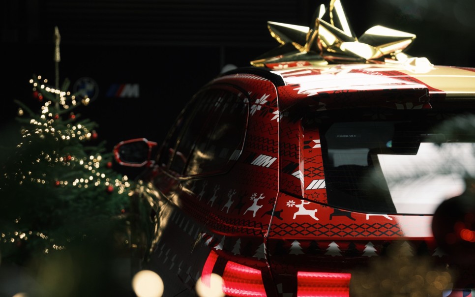 내년 출시 예정 뉴 BMW M5 투어링(G99) 산타 위장막 에디션
