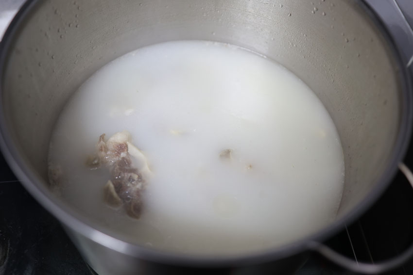 한우 꼬리 곰탕 끓이는법 사골핏물빼기 소꼬리곰탕 한우꼬리반골 곰국 끓이기